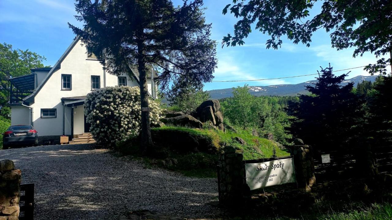 Skaly Spaly Przesieka Esterno foto